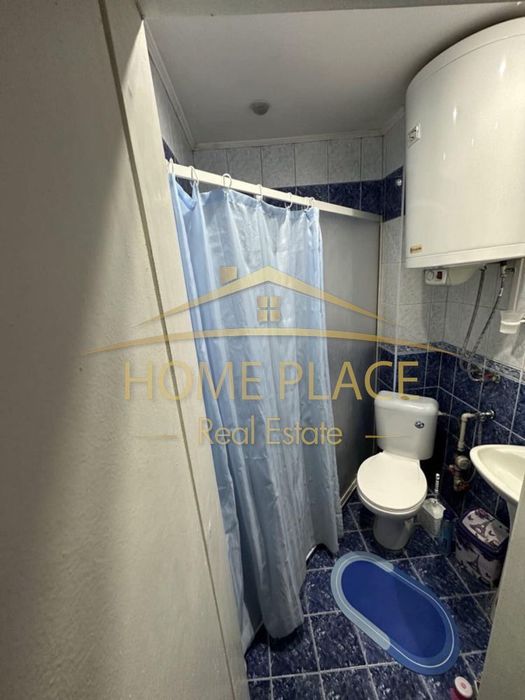 Тристаен апартамент в района на Колхозен пазар