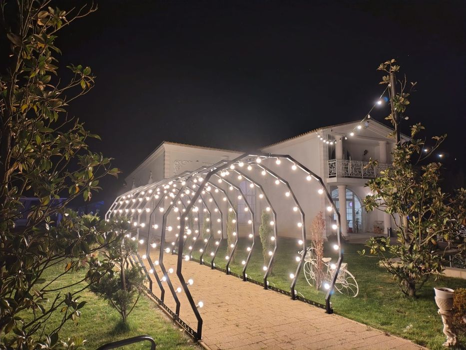 Închiriază Tunel Lumini Infinity pentru evenimentul tau.