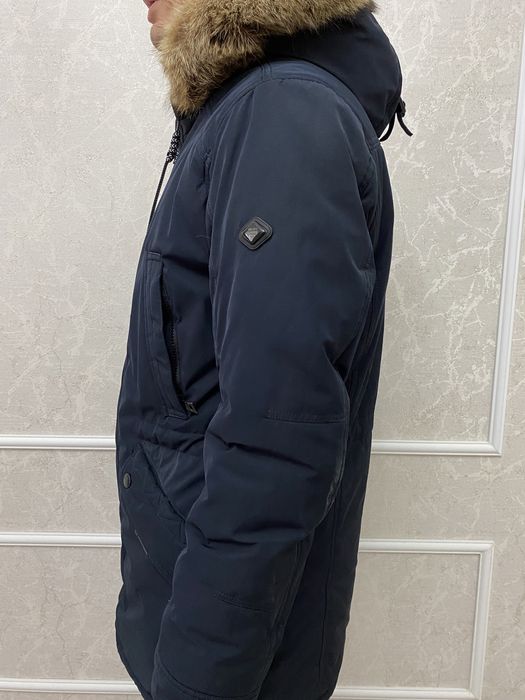 Продам куртку (пуховик)