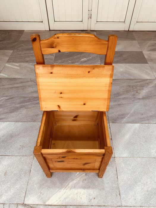 Дървен стол-сандък от Швеция – масивен бор (39/39/42/82 см)