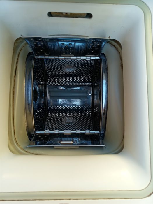 Mașina de spălat Indesit AWE 6514 DEFECTA