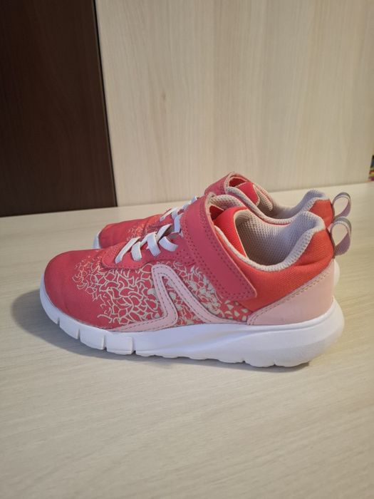 Incaltaminte sport, transport 5 lei