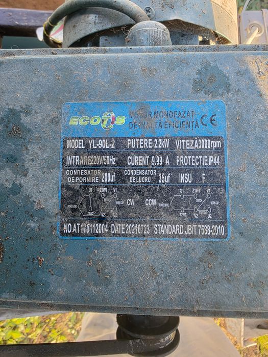 Tocator electric fructe