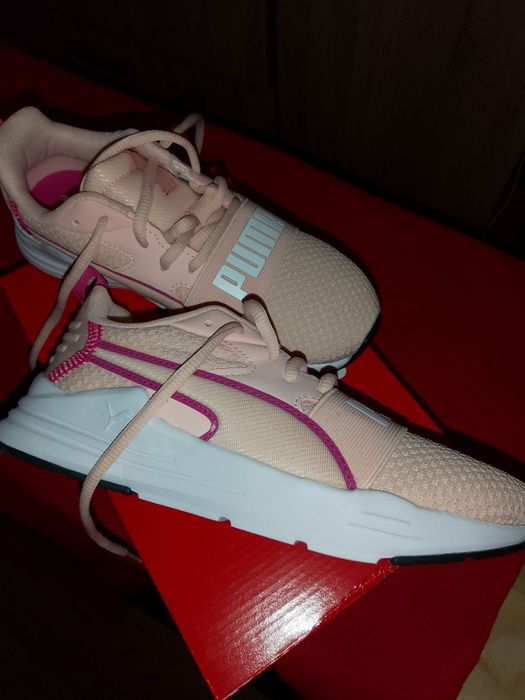 Adidas dama PUMA