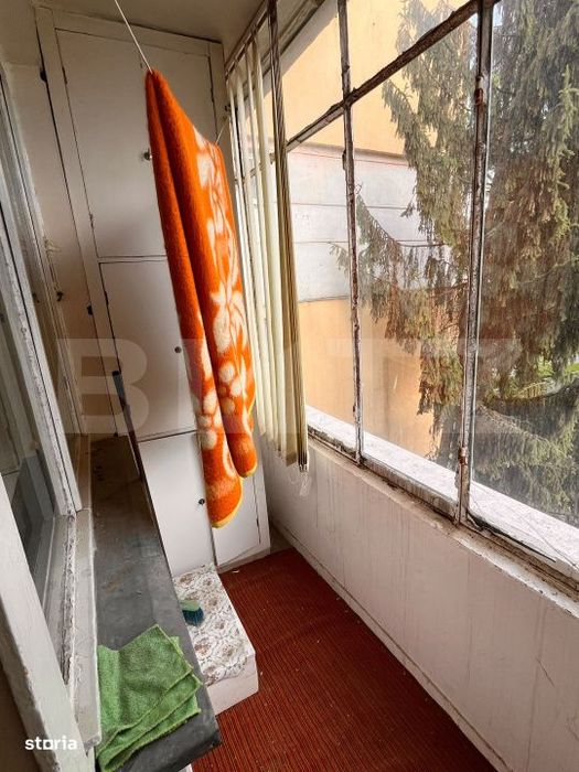 Apartament cu 3 camere, ultracentral, semidecomandat