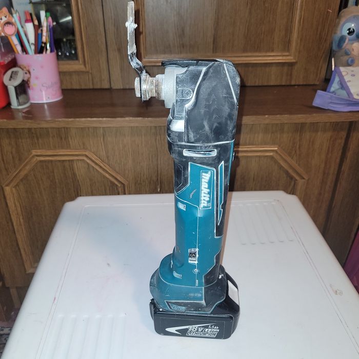 Sculă multifuncțională MakitaDTM51