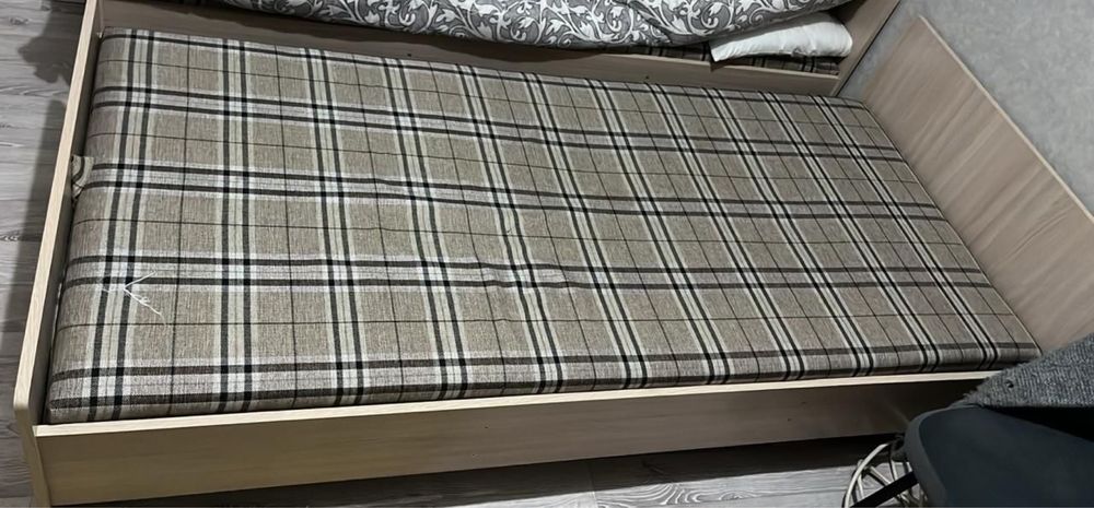 Срочно продам 2 кровати