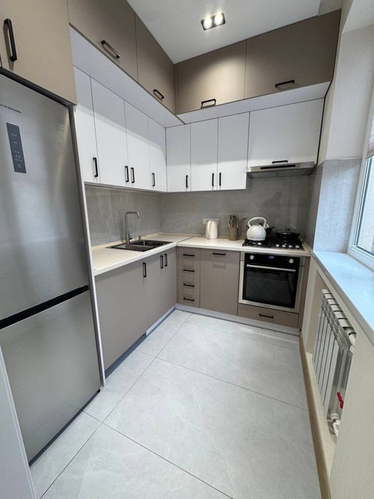 Аренда Максим Горький Художников