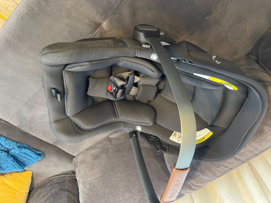 Кошче за кола за бебе Nuna