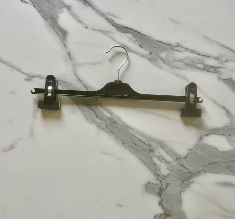 003 вешалка Пластик