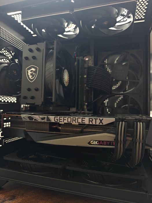 14-ядрен RTX 3080 / 32GB RAM / Intel 13500 / 512GB NVME Геймърски Компютър