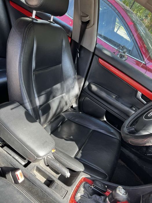 Ауди а4 AUDI A4 1.8 i  на части