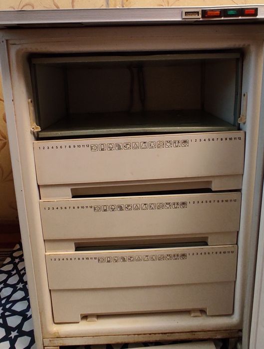 Советский Морозильник в хорошем состоянии