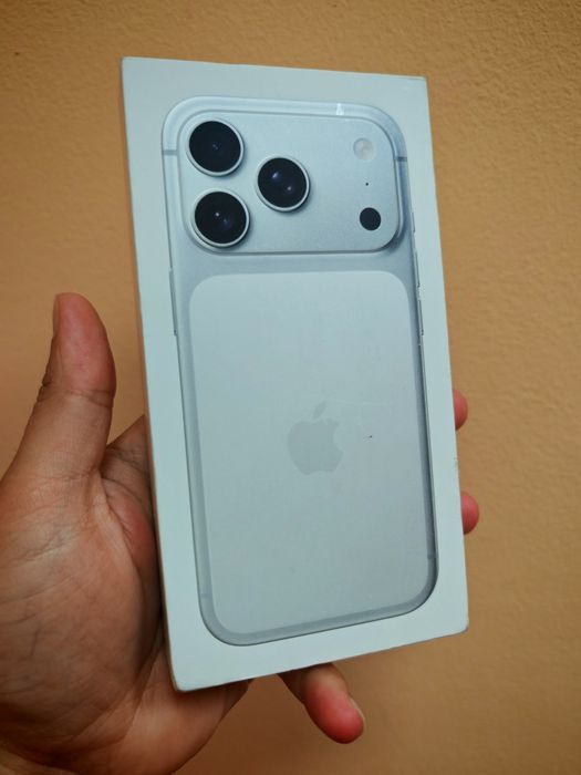 НАЛИЧЕН! Apple iPhone 17 Pro 256GB Silver / Гаранция!