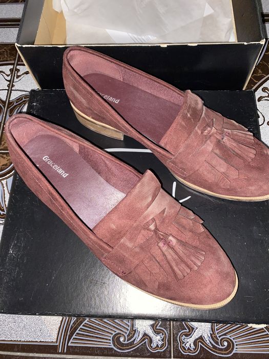 Обувки на ток и мокасини