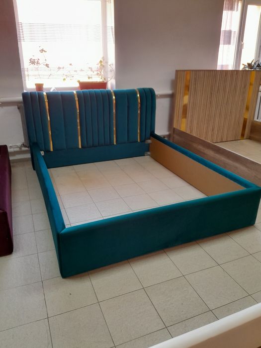 Продам новые кровати , пуфики