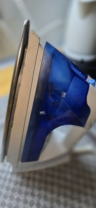 Fier de călcat  cu funcție abur