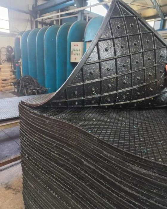 Сигирлар оёқ остига резиновый мат