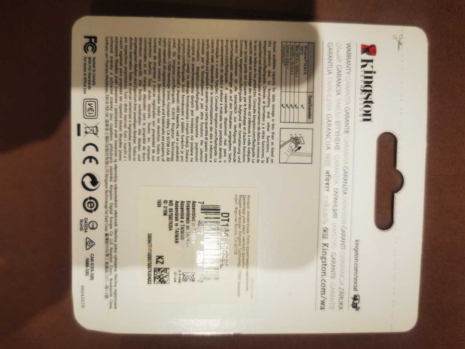 Флешка Kingston 16 GB USB 2.0