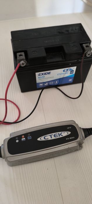 Încărcător inteligent de baterii CTEK XS 800 - moto sau auto