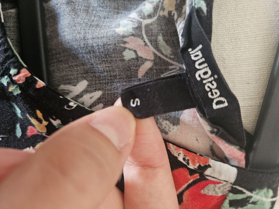 Дълга черна рокля Desigual с цветя S