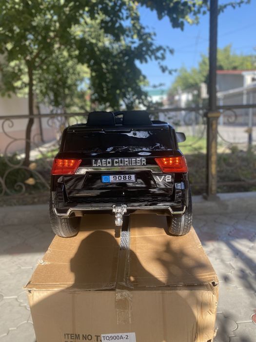 Детская машина Toyota Land Cruiser 300 электромобиль с пультом