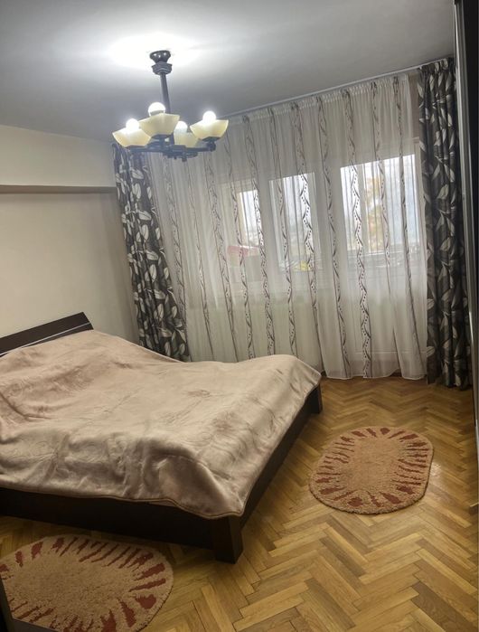 Vand apartament  3 camere  Parcul  Catedralei