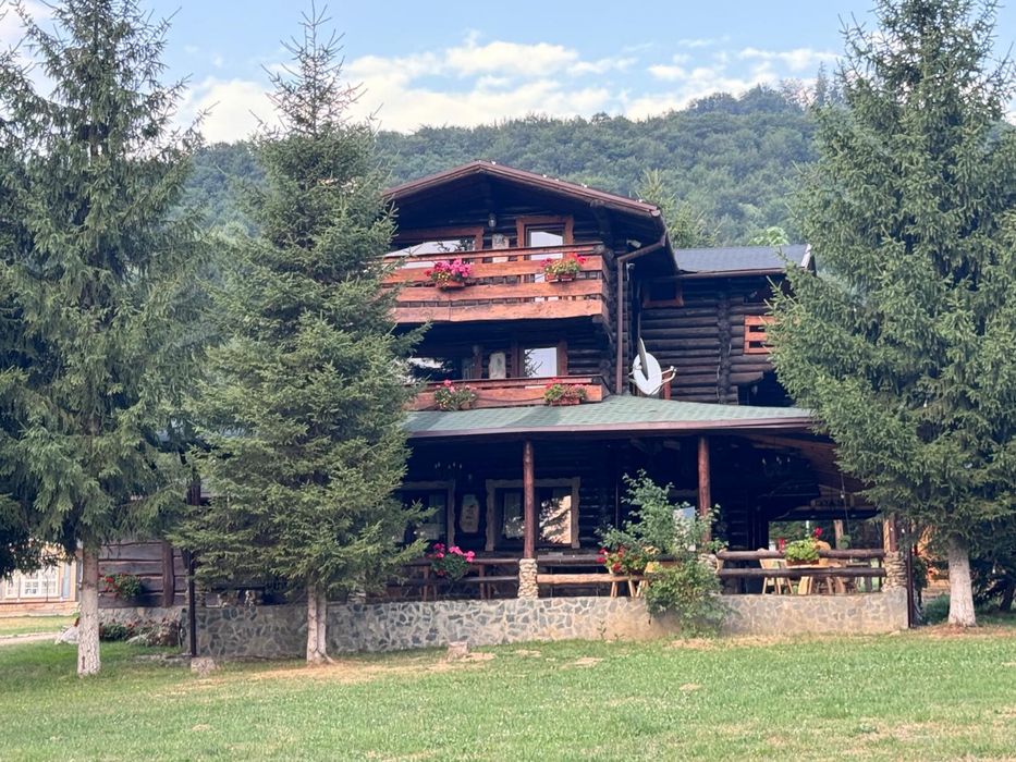 Cabane tutistice  + teren