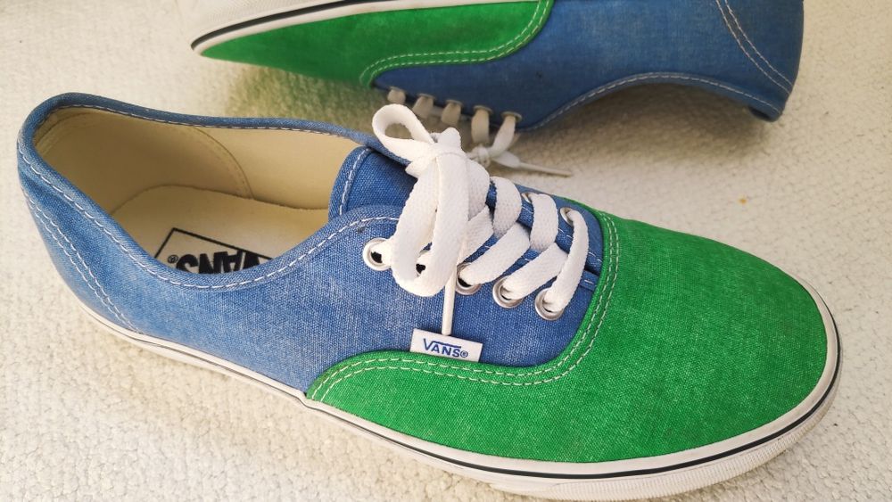 tenesi Vans, masura 44/43