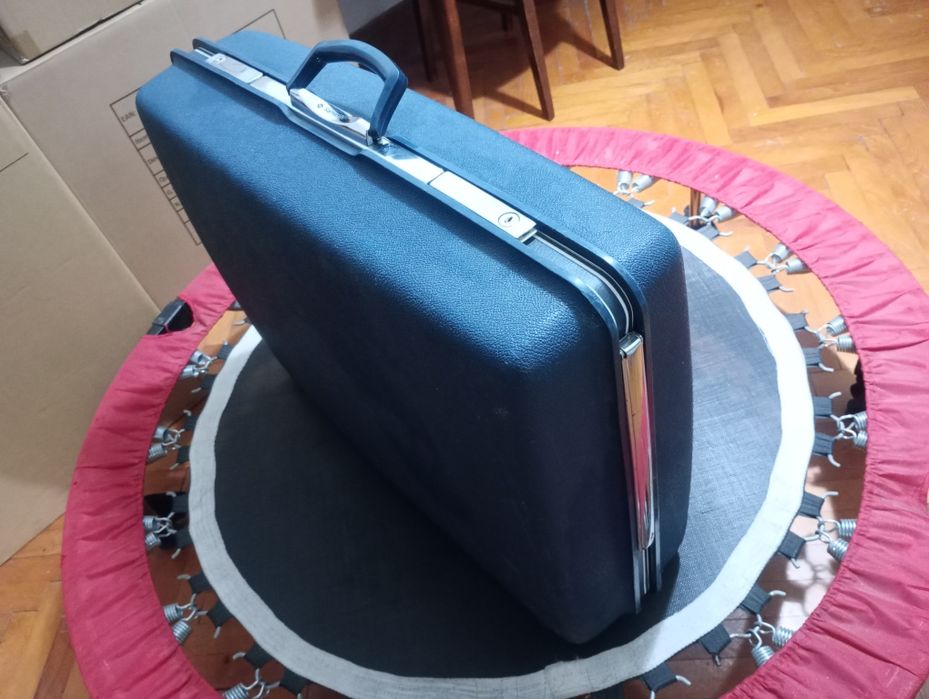 Samsonite куфар, здрав
