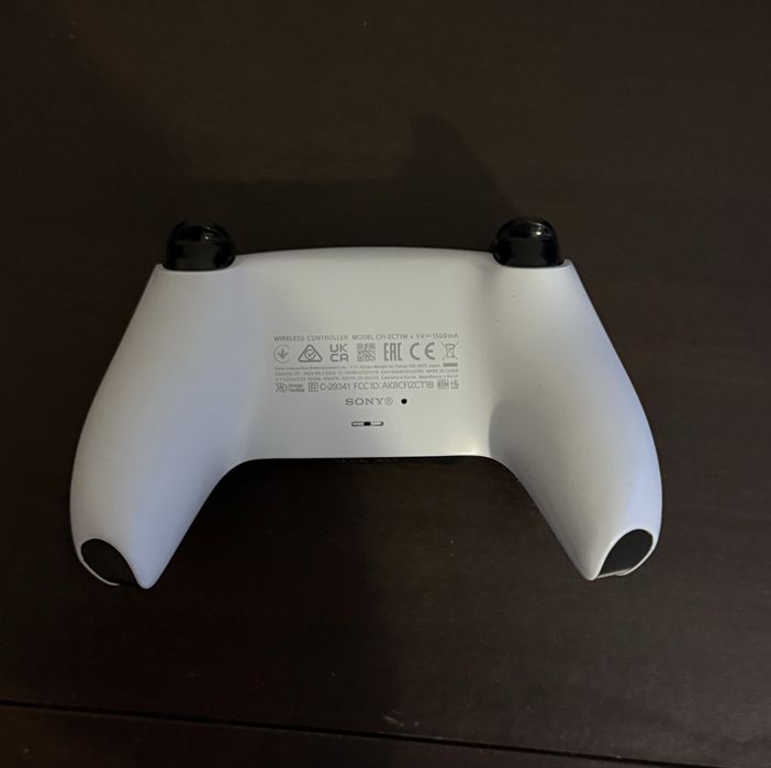 Vând controller original Sony DualSense pentru PlayStation 5