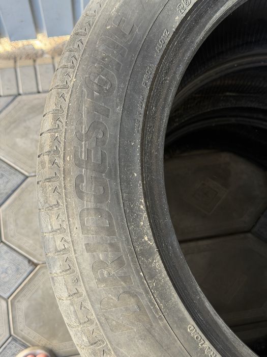 255/55/19 летние шины Bridgestone