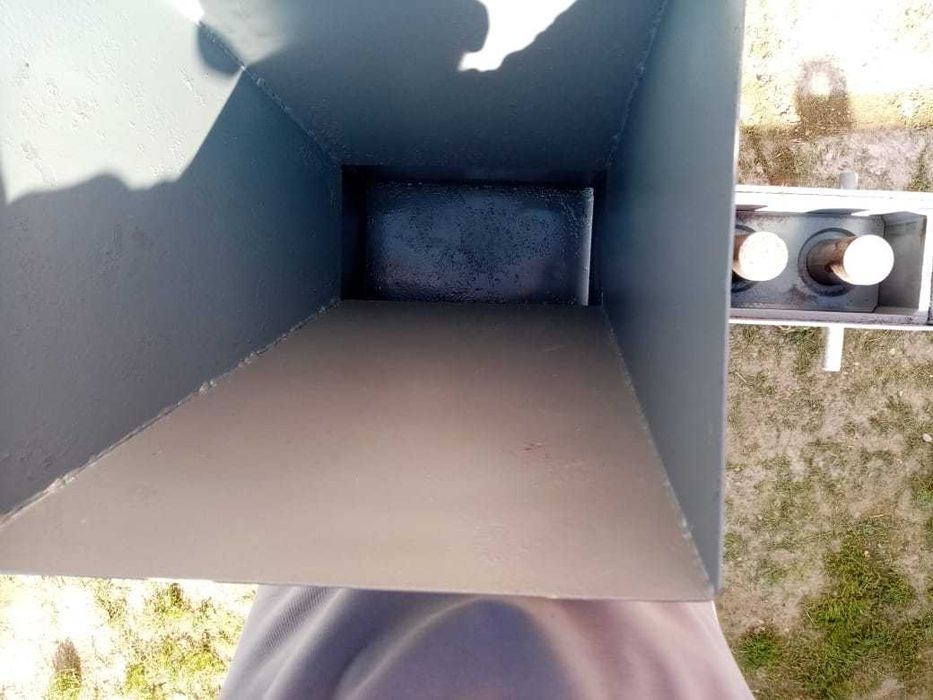 Станок для производства лего кирпича.