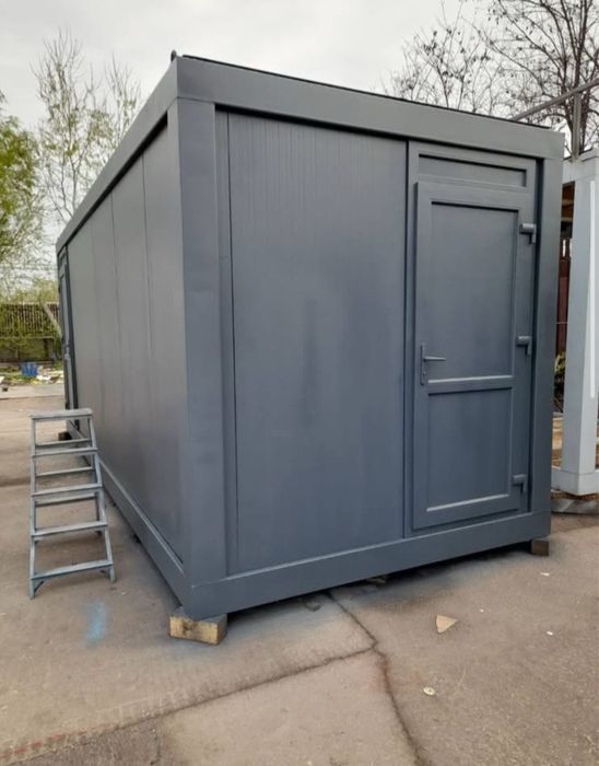 Containere modulare stil fast food
