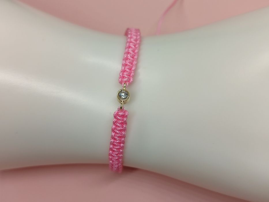 Ръчно плетена гривна с диамант