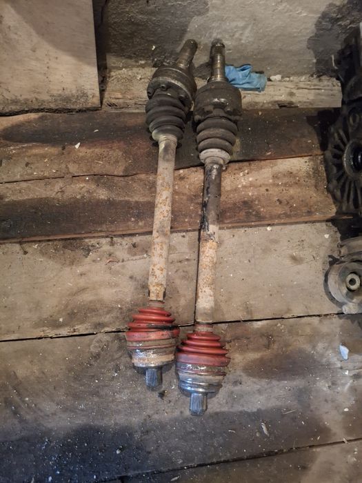 Ауди 80 по запчастям.