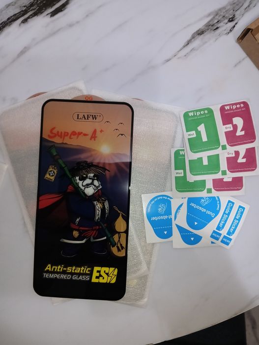 Продам 3 защитных стекла Самсунг А36