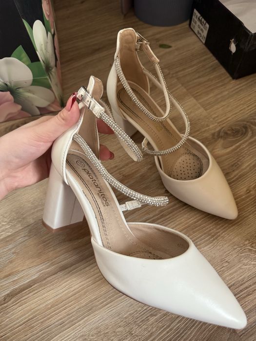 Продам туфли 10000 тг