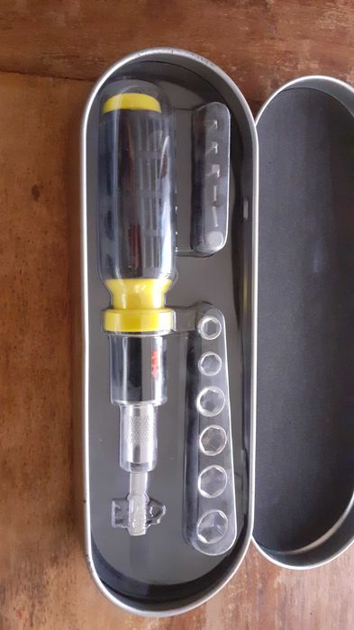 гедоре комплект инструменти в метална кутия, чисто нови качествени