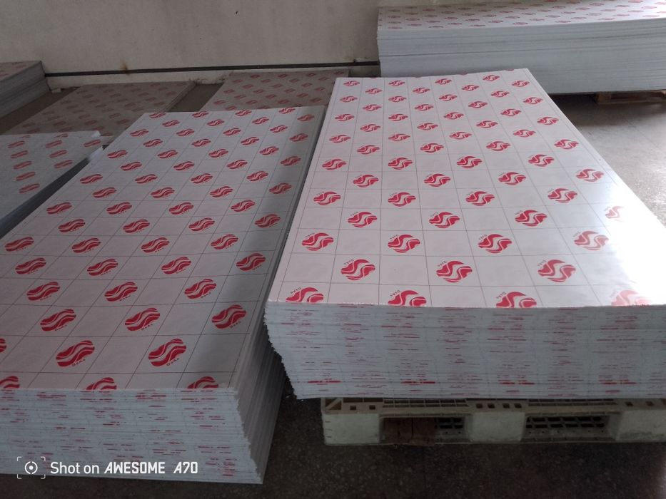 Оргстекло ва Фомекс ишлаб чикарамиз