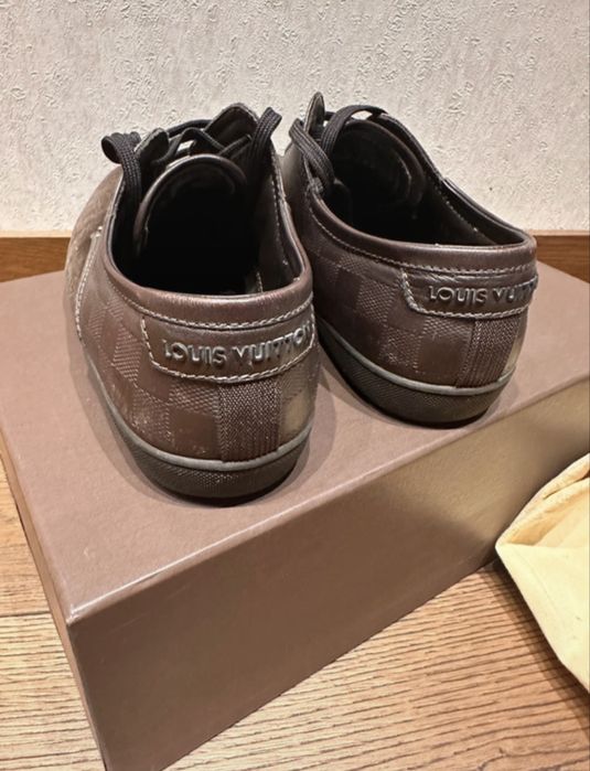 Pantofi Louis Vuitton
