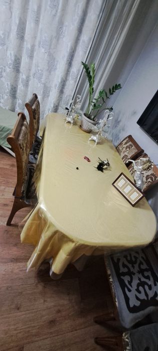 Стол для гостиной