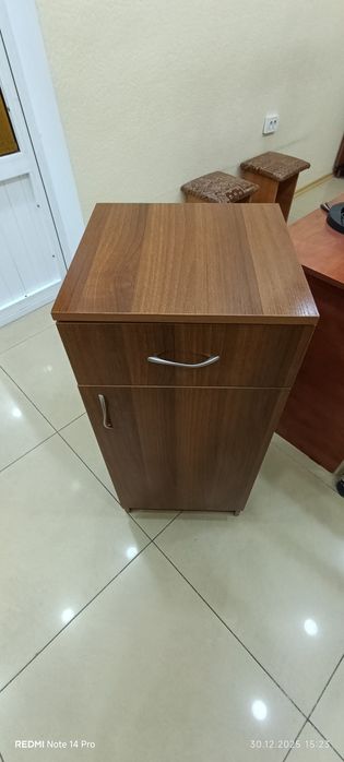 Тумбочка высокая