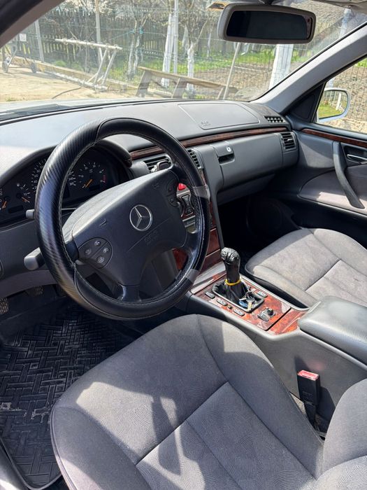 MERCEDES-BENZ E-Class 2000 — imagine 4