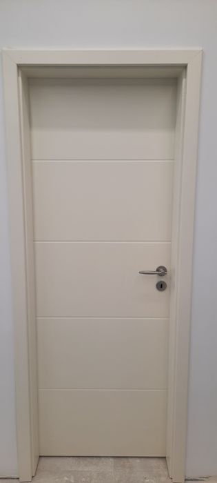 Montez usi metalice, usi interior/exterior.