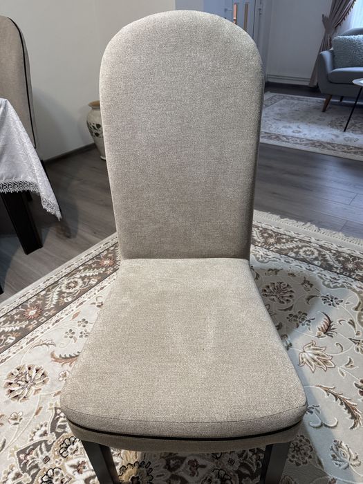 Vând set mobilă+masă+scaune