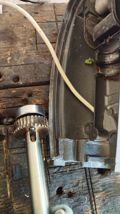 Ремонт автоматических ворот  перегрузочного оборудования.