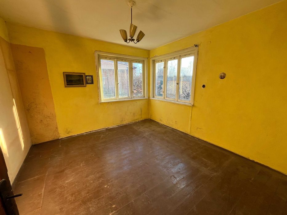 Продава се Къща в Казанлък - 90 кв.м за 1587 €/кв.м - Снимка #3