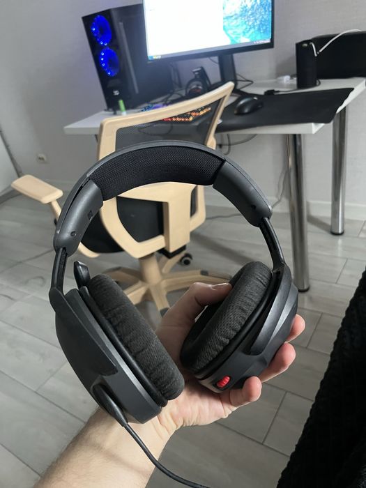 Продам игровые наушники hyper x