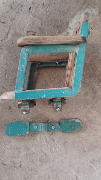 Удобное, качественное сиденье для перевозки ребенка, с подставкой для